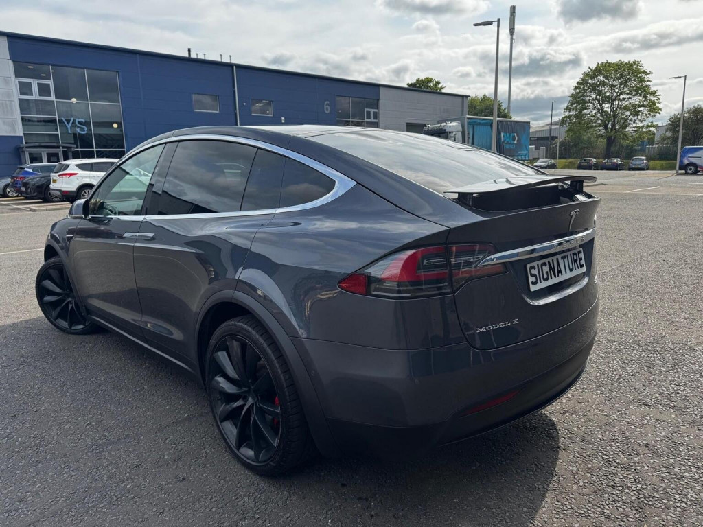 TESLA MODEL X