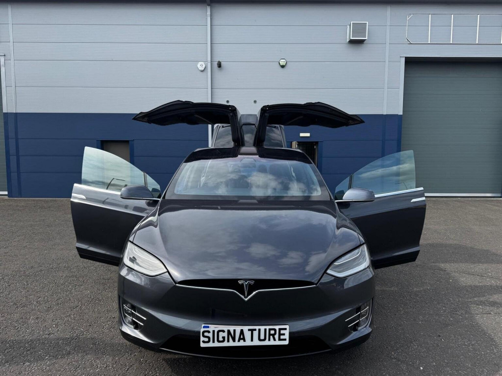 TESLA MODEL X