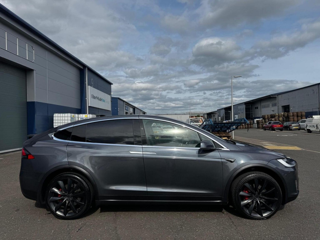 TESLA MODEL X