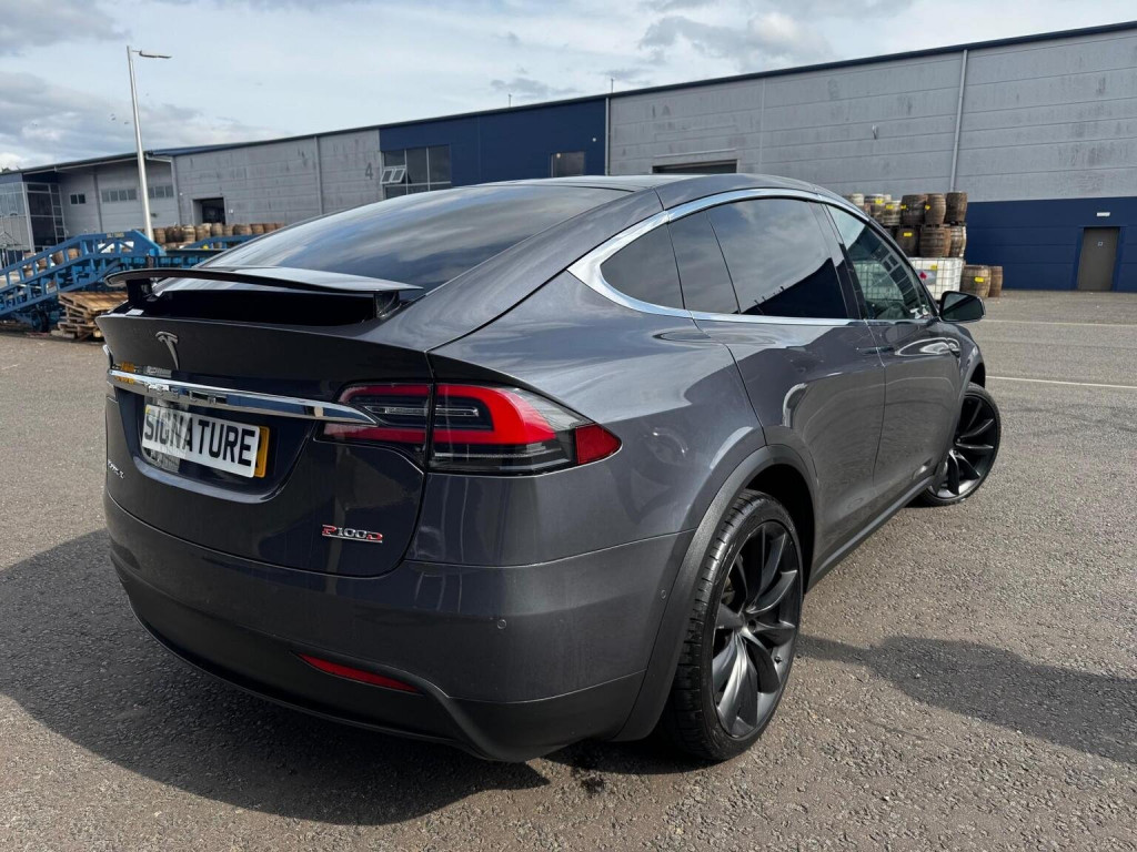 TESLA MODEL X