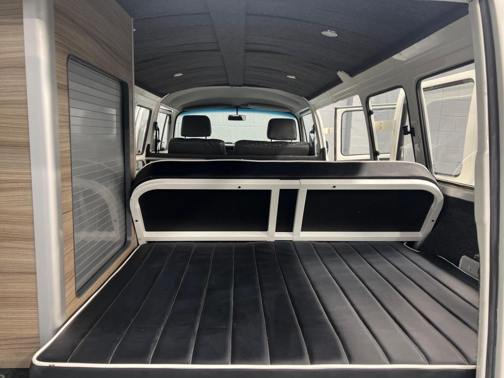 VOLKSWAGEN CAMPERVAN