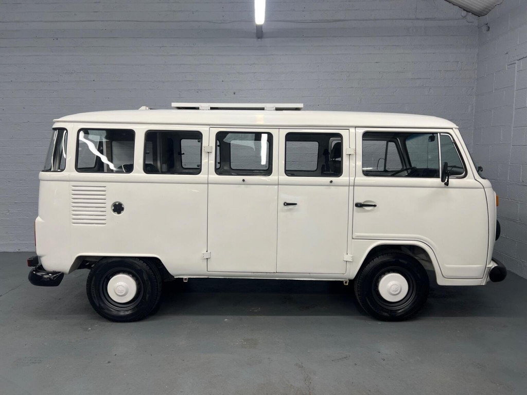 VOLKSWAGEN CAMPERVAN