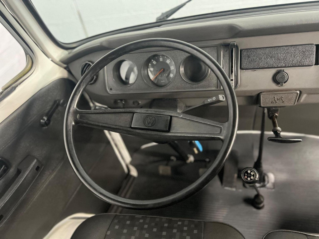 VOLKSWAGEN CAMPERVAN