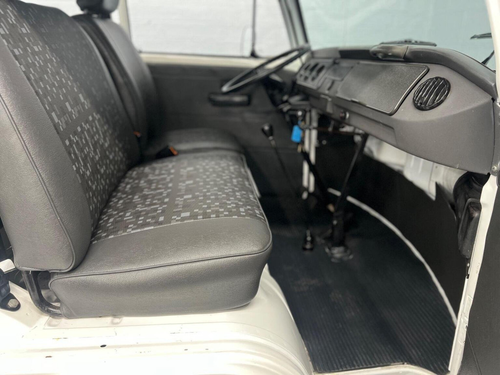 VOLKSWAGEN CAMPERVAN