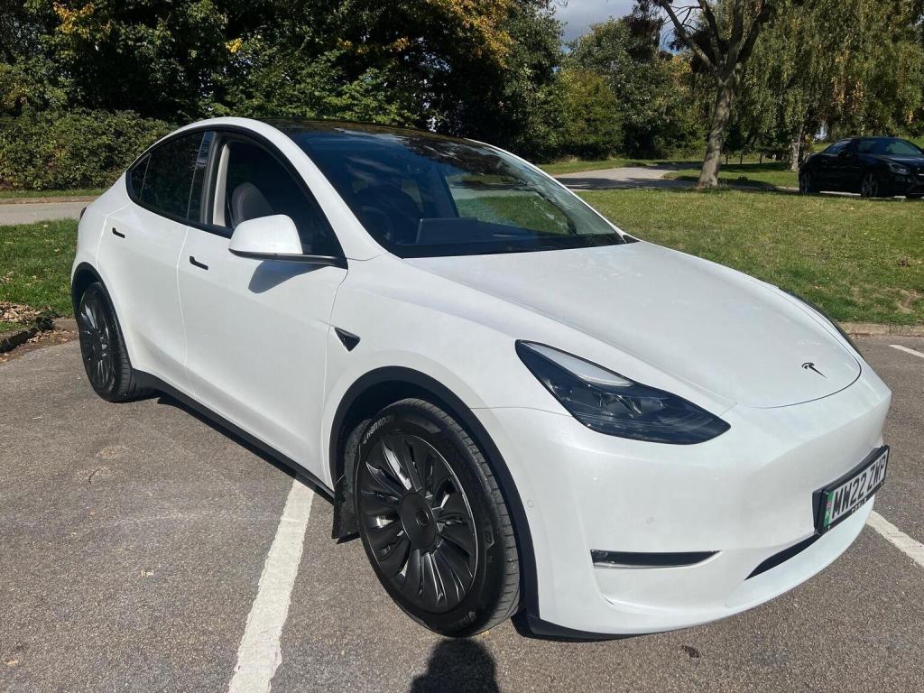 TESLA MODEL Y