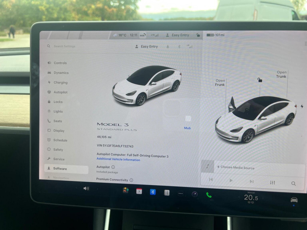 TESLA MODEL 3