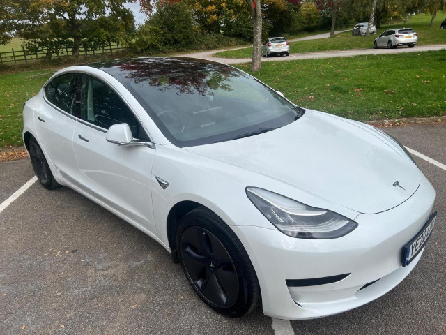 TESLA MODEL 3 Standard Range Plus Auto RWD 4dr