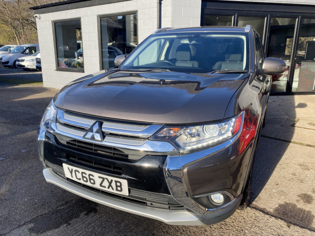 MITSUBISHI OUTLANDER