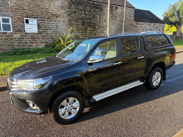 TOYOTA HILUX