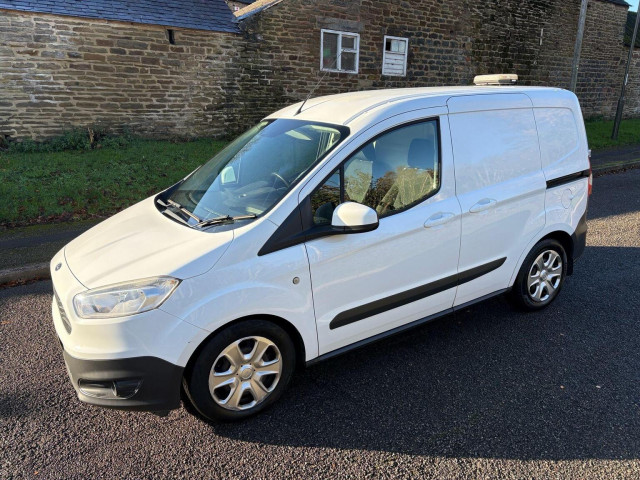 FORD TRANSIT COURIER