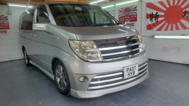 NISSAN ELGRAND