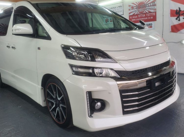 TOYOTA VELLFIRE