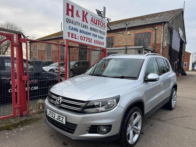 VOLKSWAGEN TIGUAN