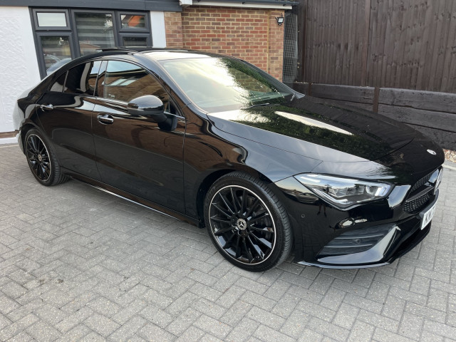 MERCEDES-BENZ CLA 2.0 CLA220d AMG Line Night Edition