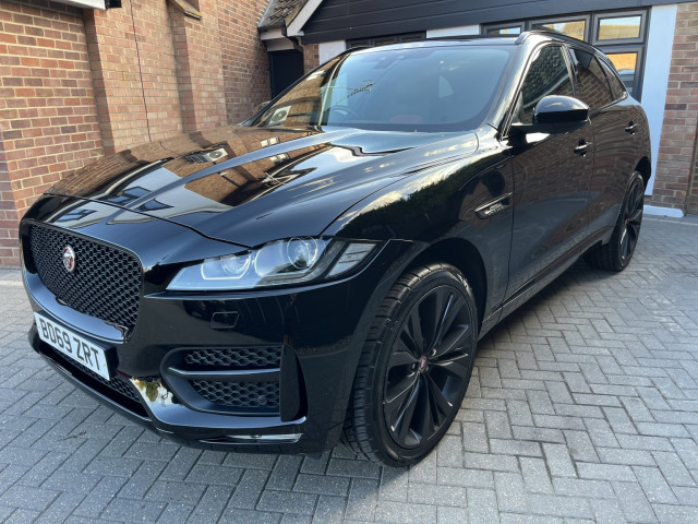 JAGUAR F-PACE 2.0 D180 R-Sport