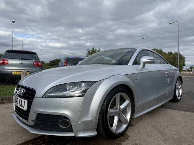 AUDI TT