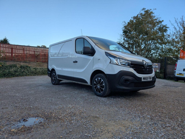 RENAULT TRAFIC 1.6 dCi 27 Business SWB Standard Roof Euro 6 5dr
