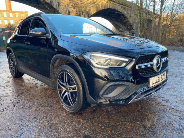MERCEDES-BENZ GLA