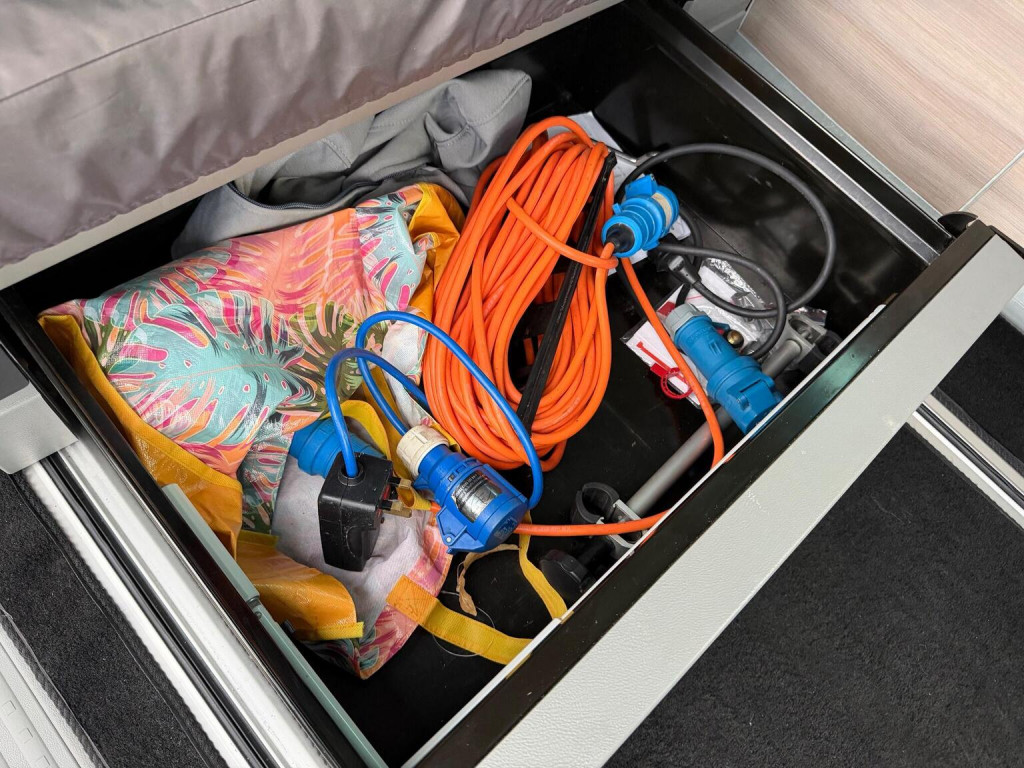 VOLKSWAGEN CALIFORNIA