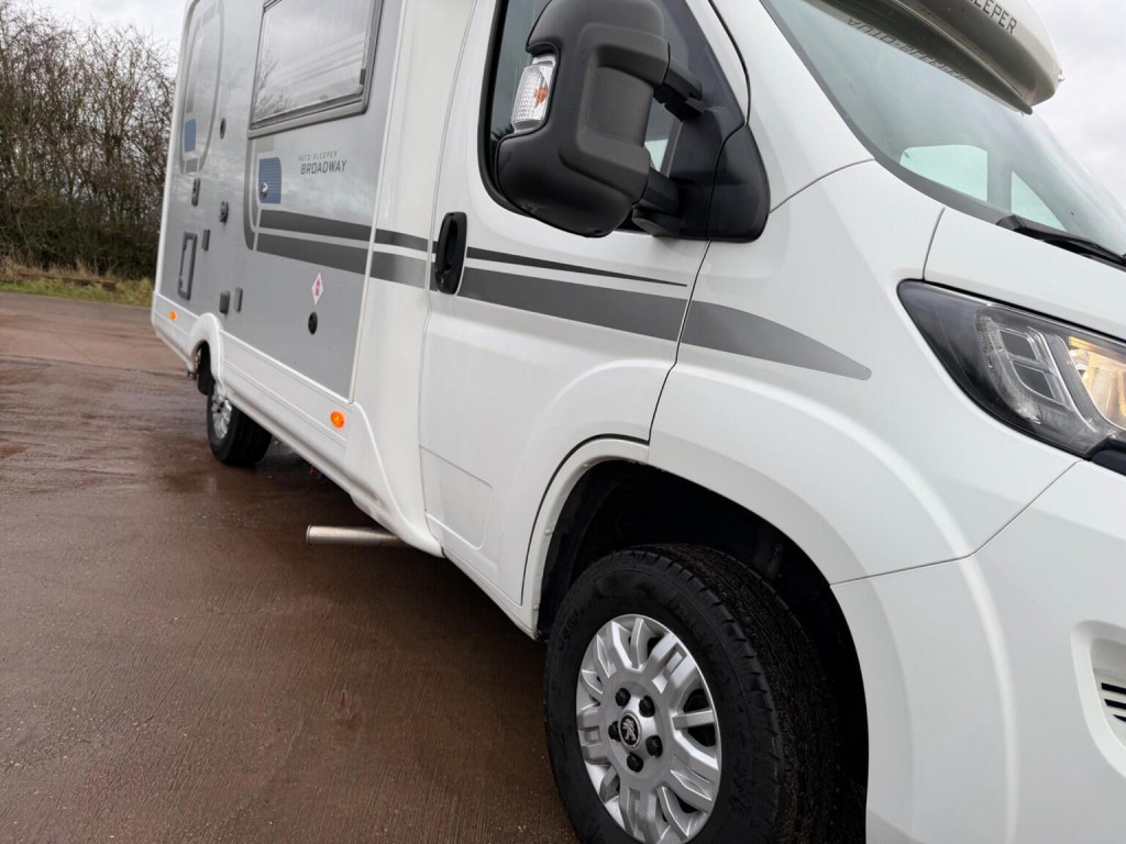 AUTO-SLEEPERS BROADWAY EK