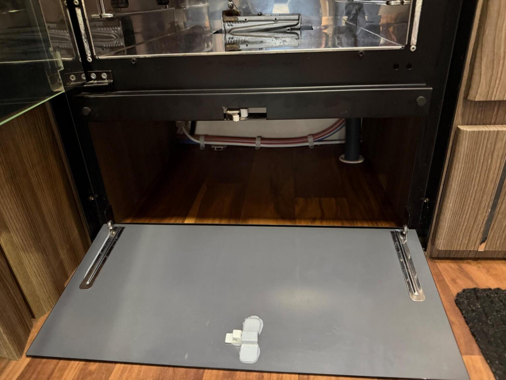 AUTO-SLEEPERS BROADWAY EK