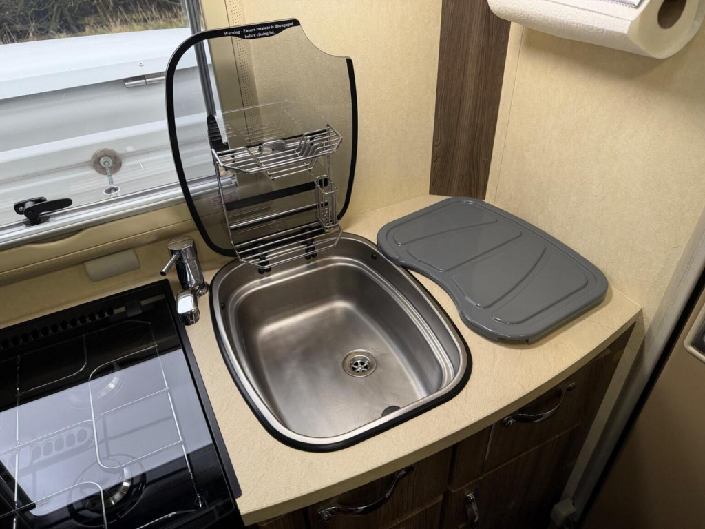 AUTO-SLEEPERS BROADWAY EK