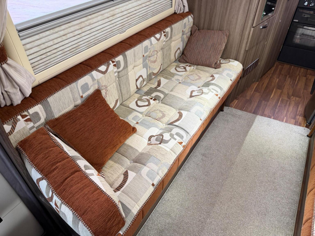 AUTO-SLEEPERS BROADWAY EK