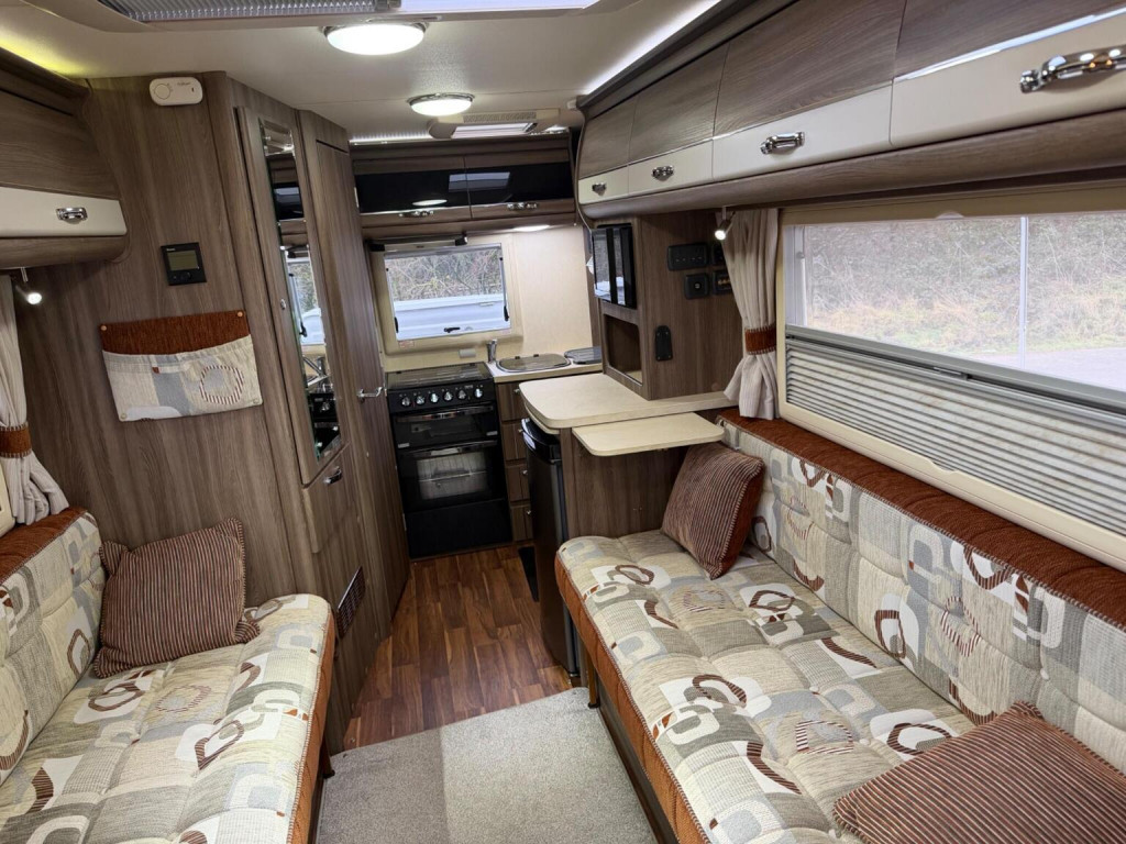 AUTO-SLEEPERS BROADWAY EK