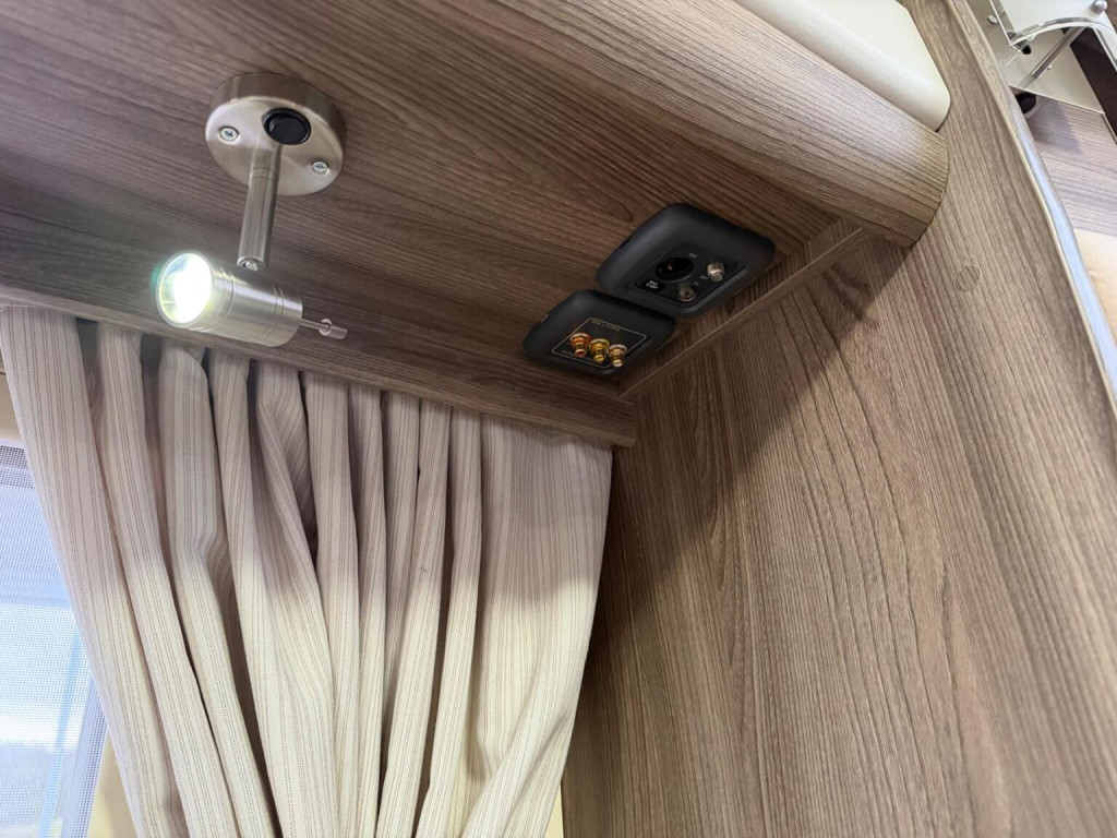 AUTO-SLEEPERS BROADWAY EK