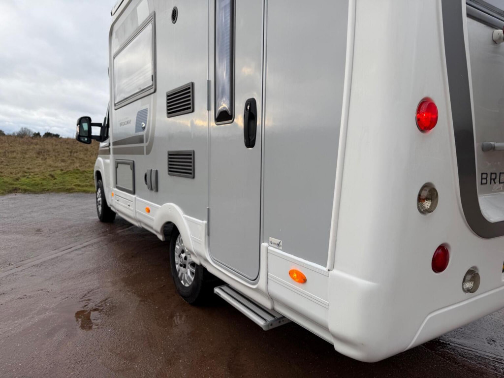 AUTO-SLEEPERS BROADWAY EK