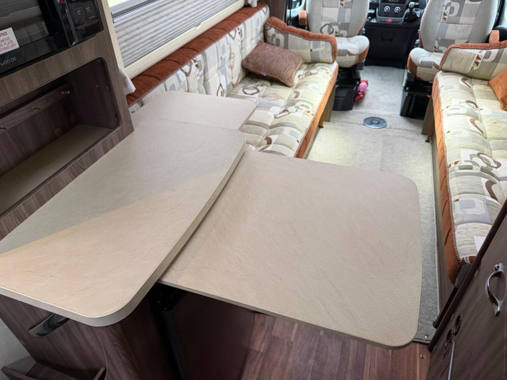 AUTO-SLEEPERS BROADWAY EK