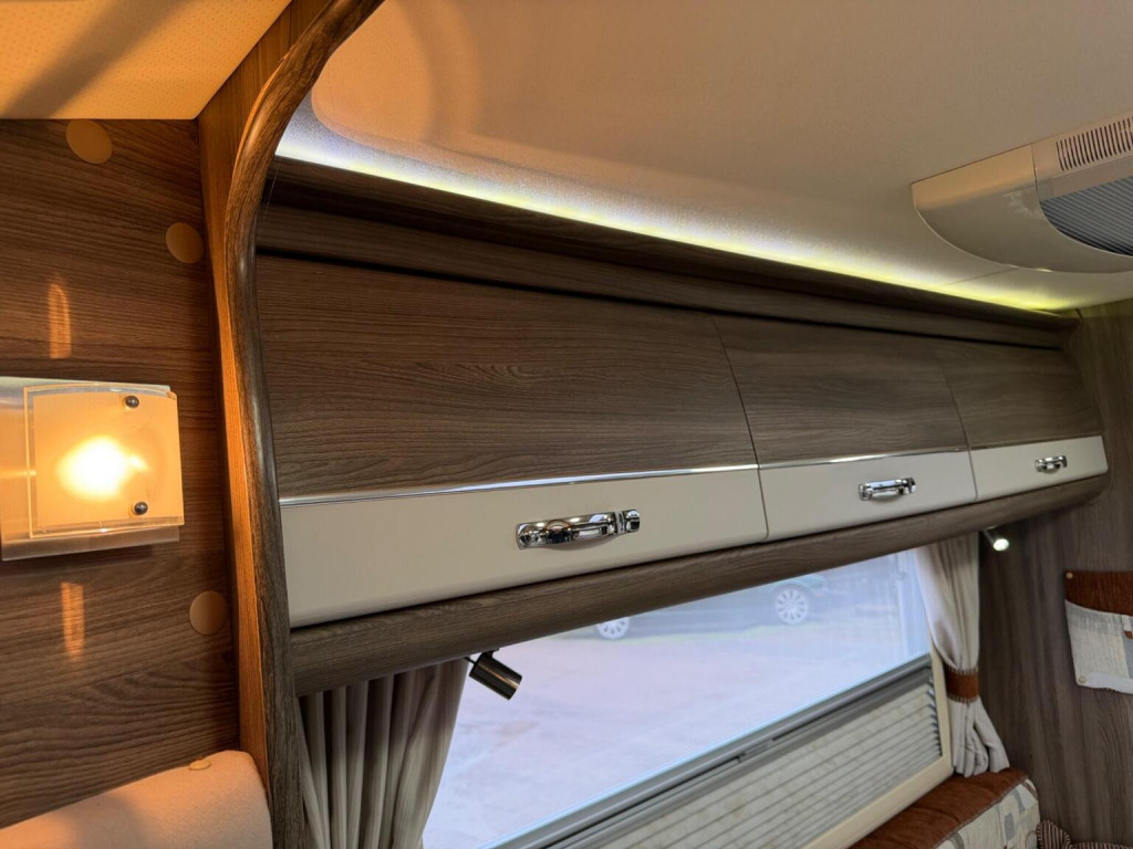 AUTO-SLEEPERS BROADWAY EK