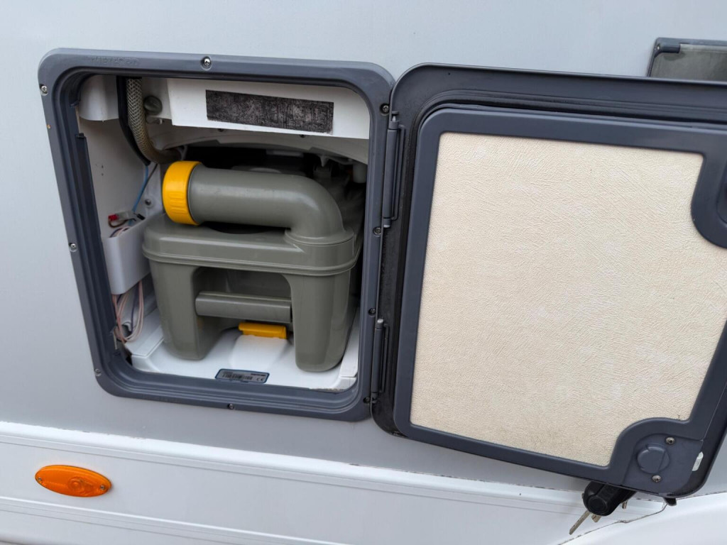 AUTO-SLEEPERS BROADWAY EK