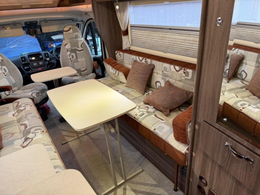 AUTO-SLEEPERS BROADWAY EK