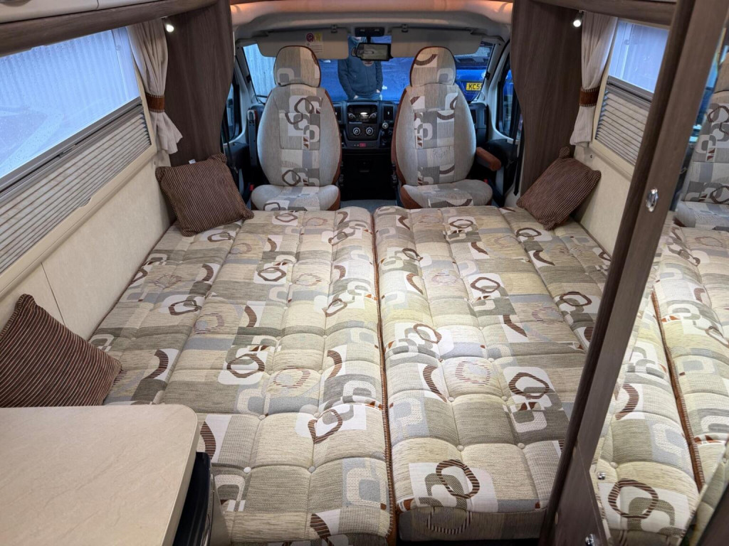 AUTO-SLEEPERS BROADWAY EK