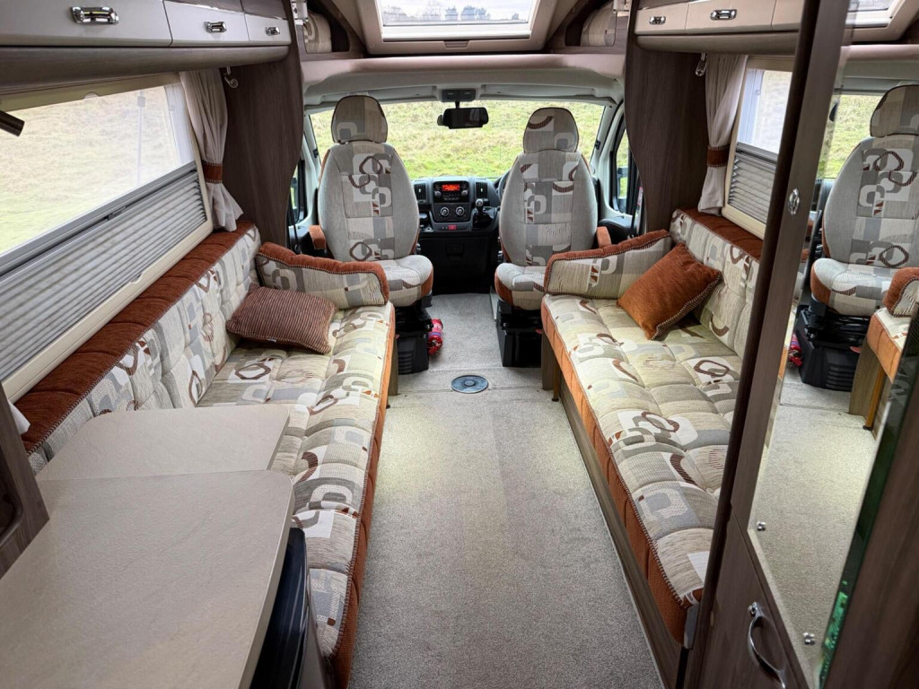 AUTO-SLEEPERS BROADWAY EK