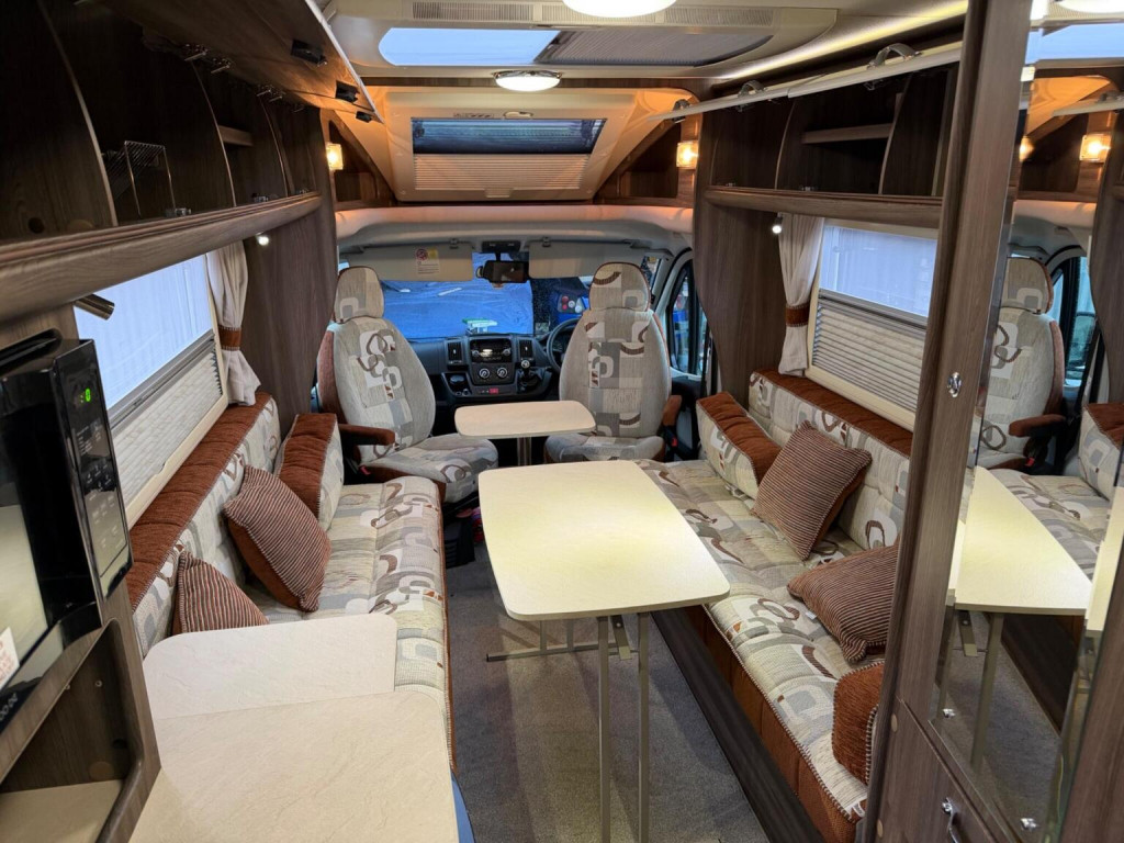 AUTO-SLEEPERS BROADWAY EK