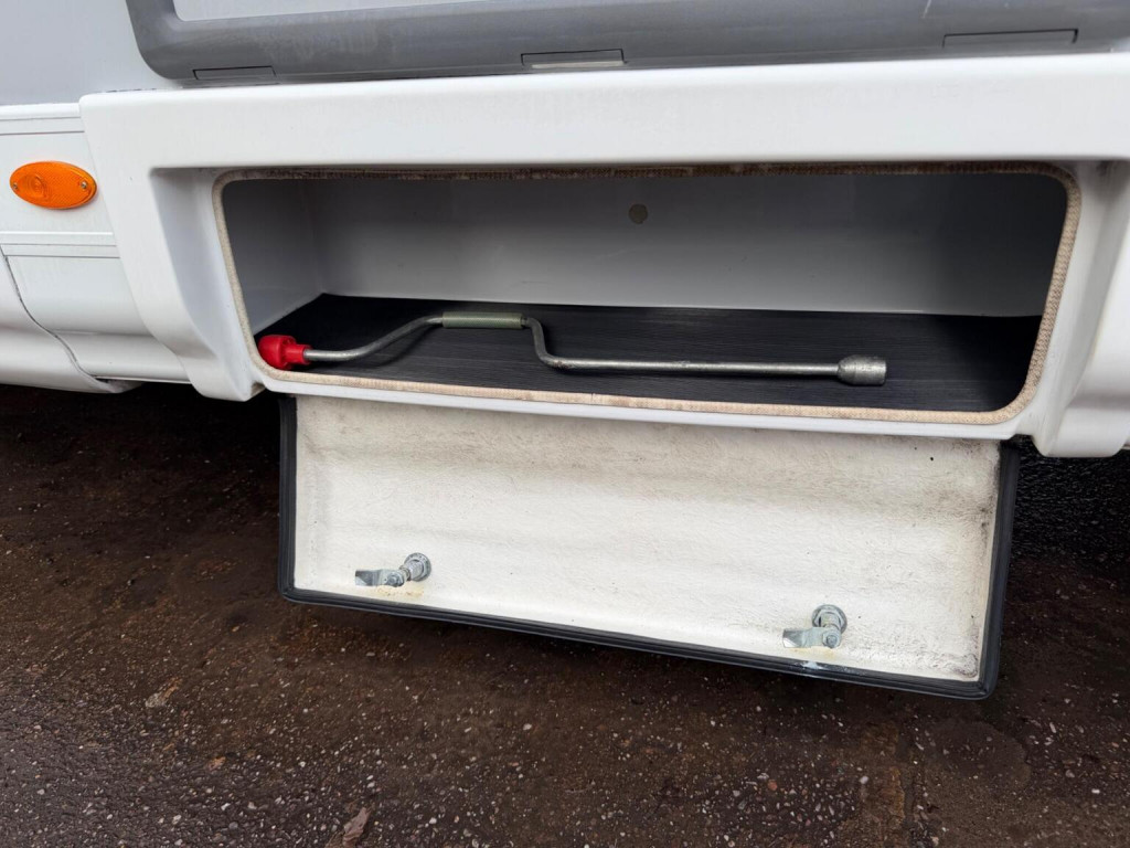 AUTO-SLEEPERS BROADWAY EK