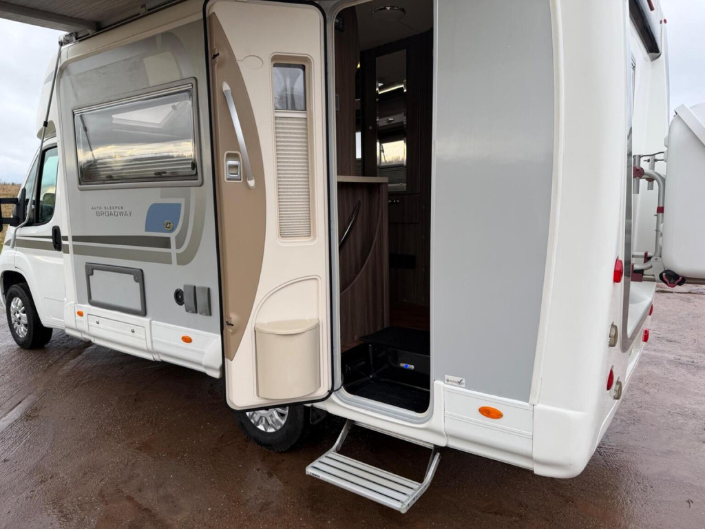 AUTO-SLEEPERS BROADWAY EK