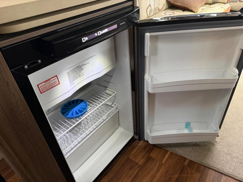 AUTO-SLEEPERS BROADWAY EK