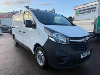 VAUXHALL VIVARO