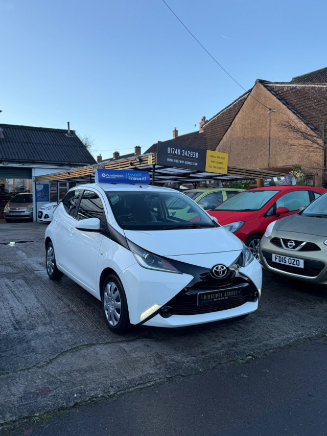 TOYOTA AYGO 1.0 VVT-i x-play