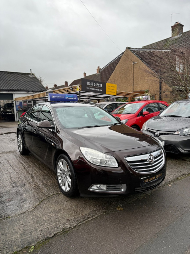 VAUXHALL INSIGNIA 1.8 16V Exclusiv