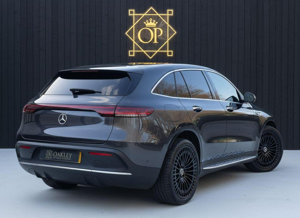 MERCEDES-BENZ EQC