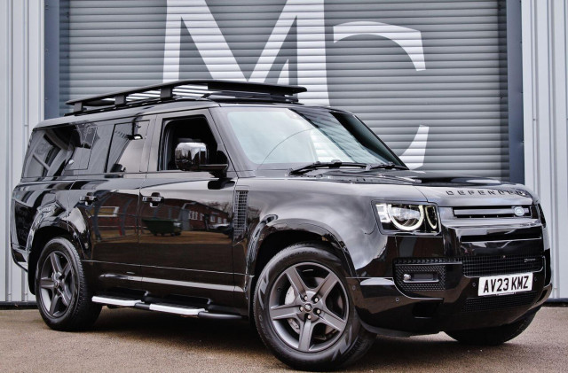 LAND ROVER DEFENDER 130 3.0 D300 MHEV X-Dynamic SE (2023)